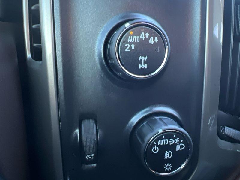 Chevrolet Silverado 1500 4WD Crew Cab 153.0" High Country 2017