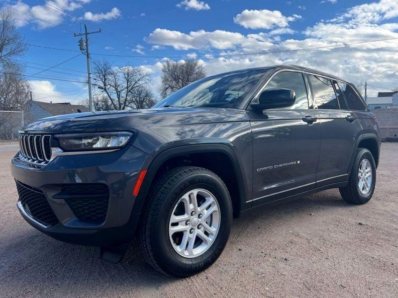 Jeep Grand Cherokee Laredo 4x4 2023
