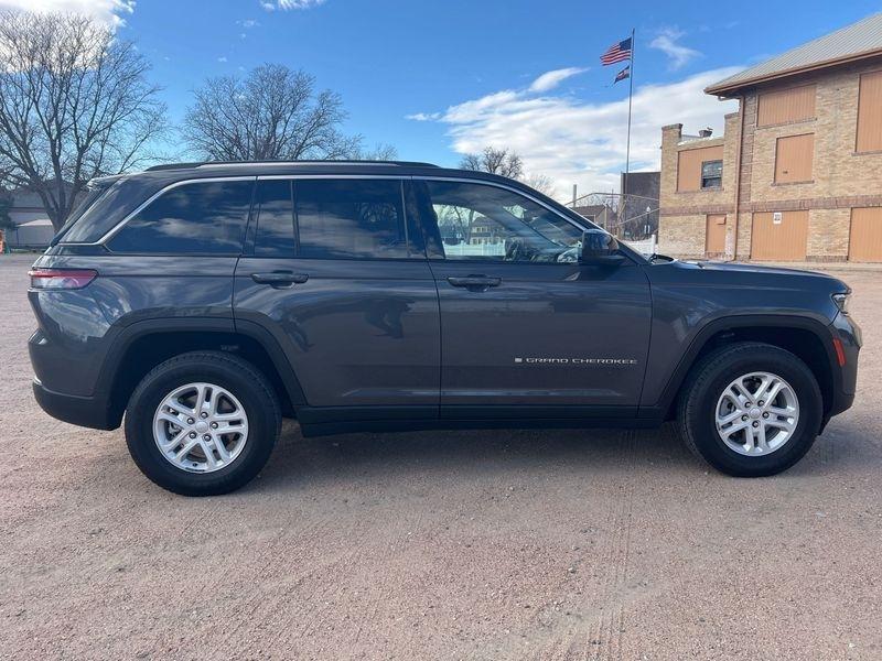 Jeep Grand Cherokee Laredo 4x4 2023