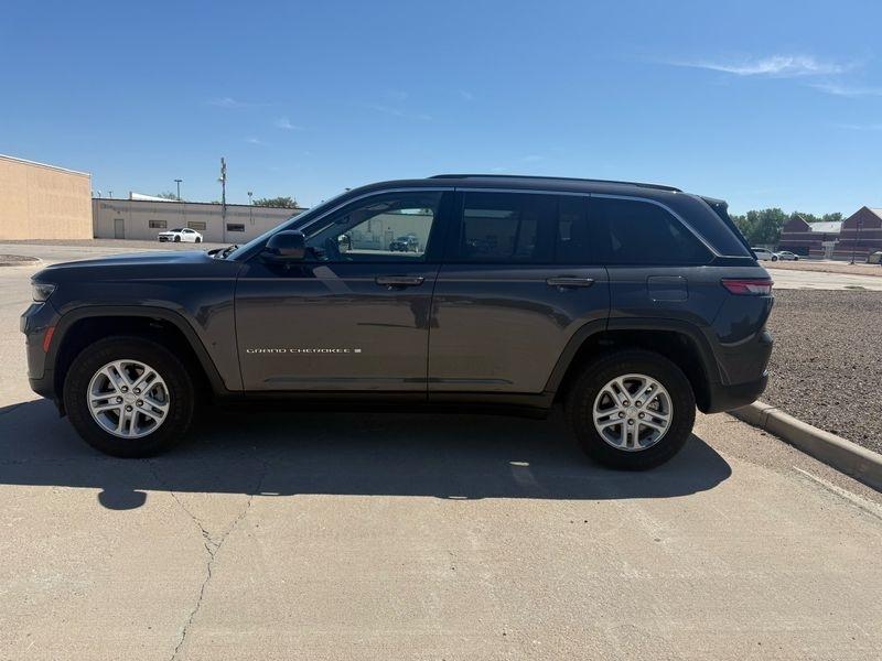 Jeep Grand Cherokee Laredo 4x4 2023