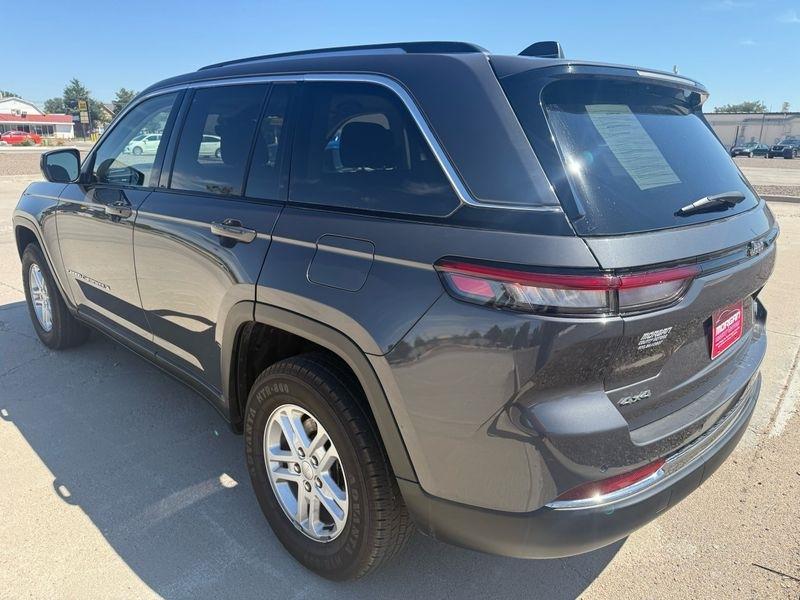 Jeep Grand Cherokee Laredo 4x4 2023