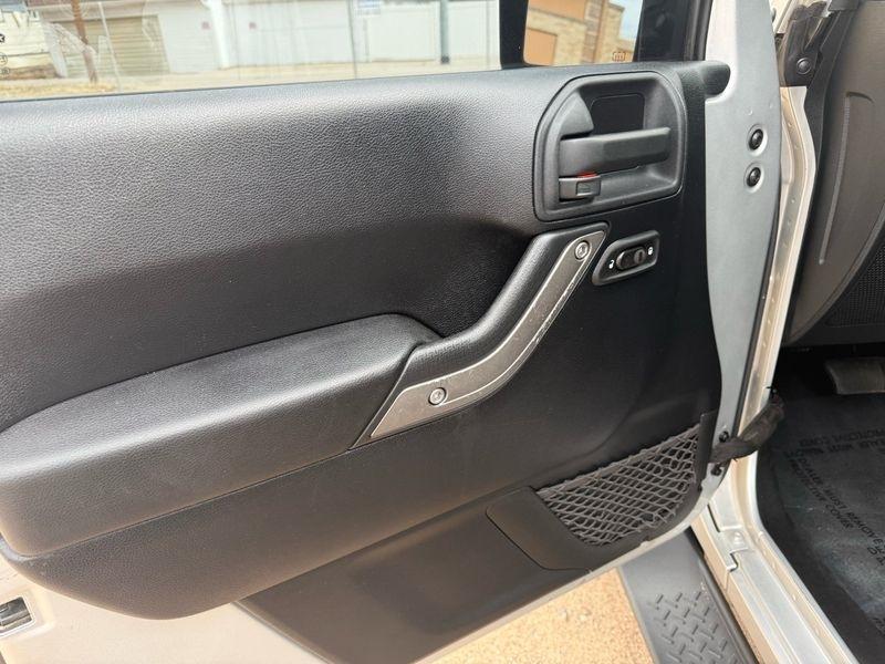 Jeep Wrangler Unlimited 4WD 4dr Sport 2011