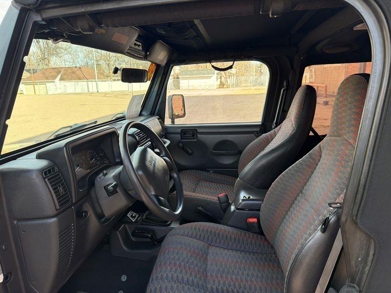 Jeep Wrangler 2dr SE 1999