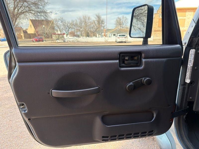 Jeep Wrangler 2dr SE 1999