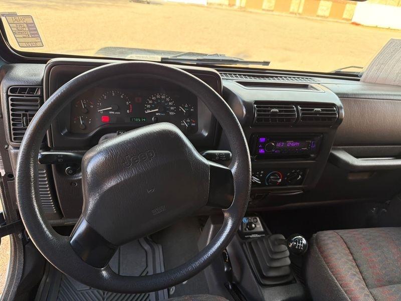 Jeep Wrangler 2dr SE 1999