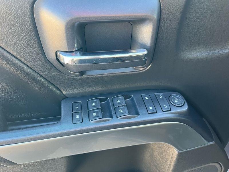 Chevrolet Silverado 1500 4WD Crew Cab 143.5" LT w/1LT 2015