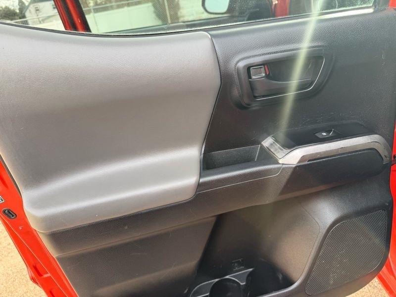 Toyota Tacoma 4WD Double Cab V6 MT TRD Off Road (Natl) 2016