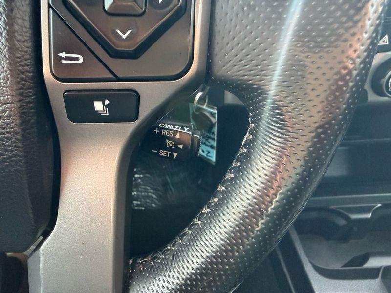 Toyota Tacoma 4WD Double Cab V6 MT TRD Off Road (Natl) 2016