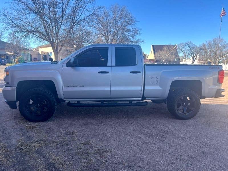 Chevrolet Silverado 1500 4WD Double Cab 143.5" Custom 2017