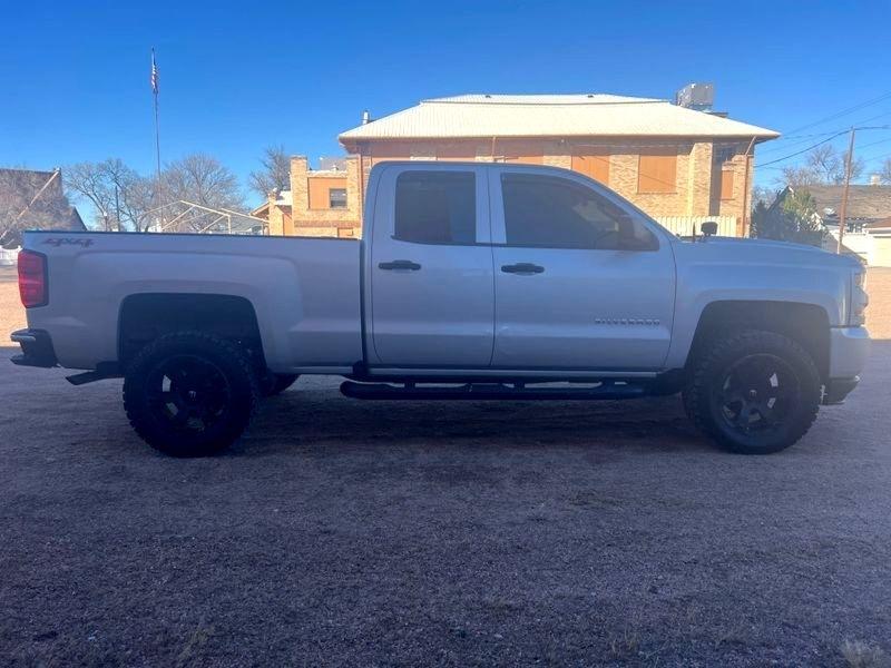Chevrolet Silverado 1500 4WD Double Cab 143.5" Custom 2017