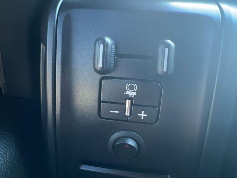 Chevrolet Silverado 1500 4WD Double Cab 143.5" Custom 2017