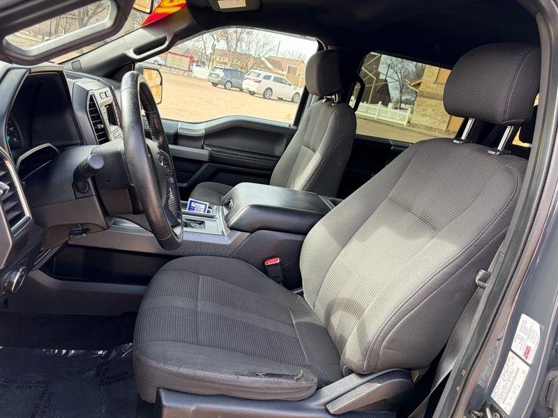 Ford F-150 4WD SuperCrew 145" Lariat 2016