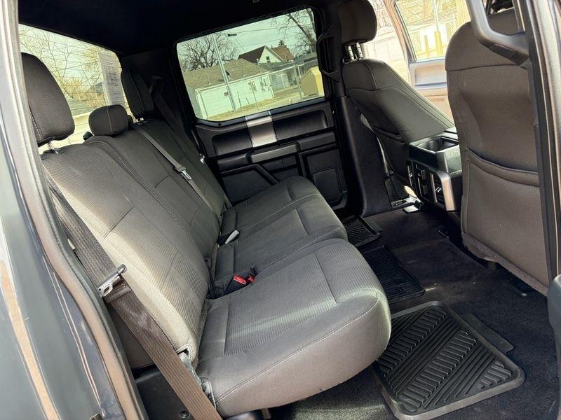 Ford F-150 4WD SuperCrew 145" Lariat 2016