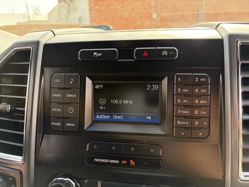 Ford F-150 4WD SuperCrew 145" Lariat 2016