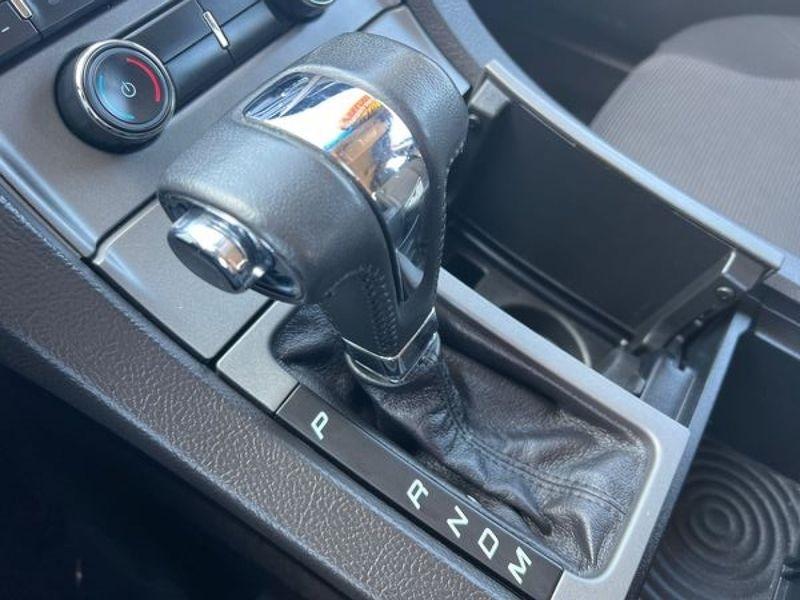 Ford Taurus 4dr Sdn SEL FWD 2010