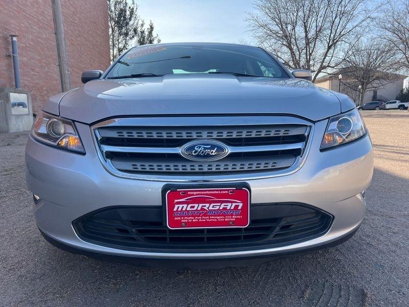 Ford Taurus 4dr Sdn SEL FWD 2010