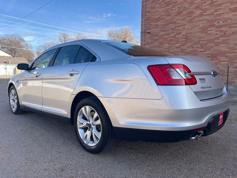 Ford Taurus 4dr Sdn SEL FWD 2010