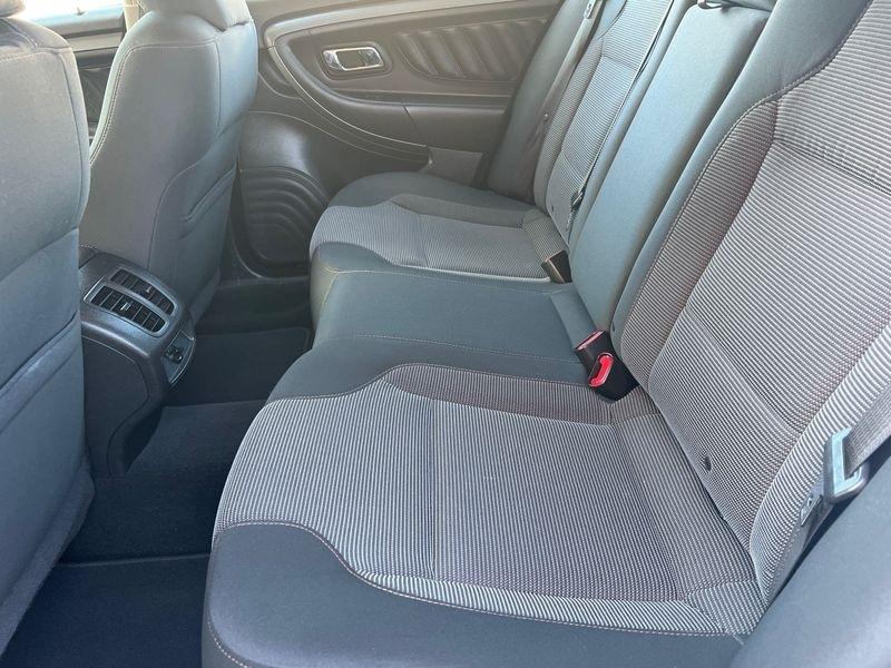 Ford Taurus 4dr Sdn SEL FWD 2010