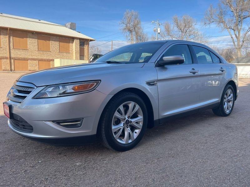 Ford Taurus 4dr Sdn SEL FWD 2010