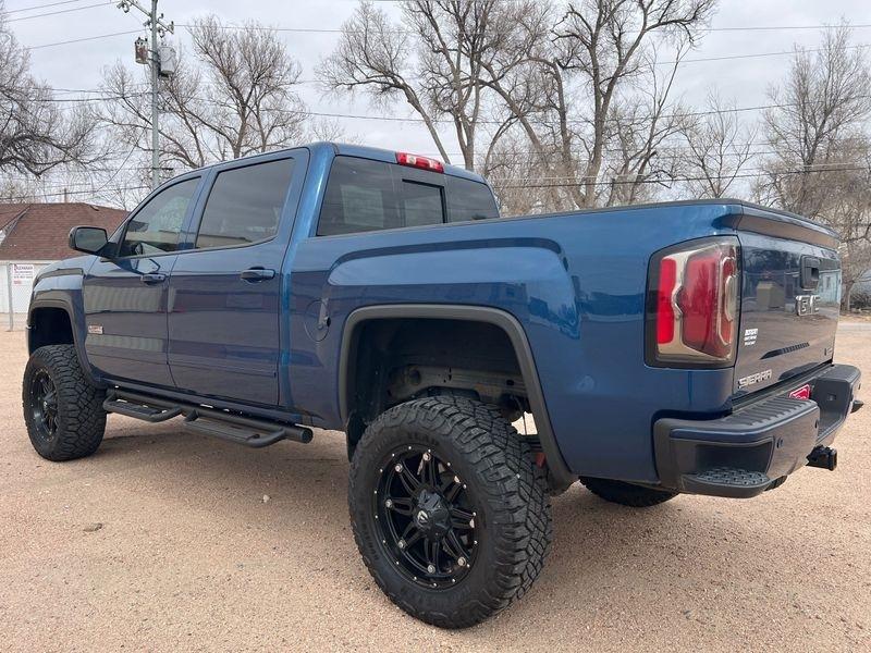 GMC Sierra 1500 4WD Crew Cab 143.5" SLT 2018