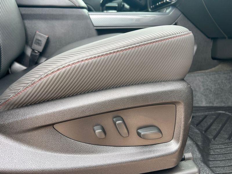 GMC Sierra 1500 4WD Crew Cab 143.5" SLT 2018