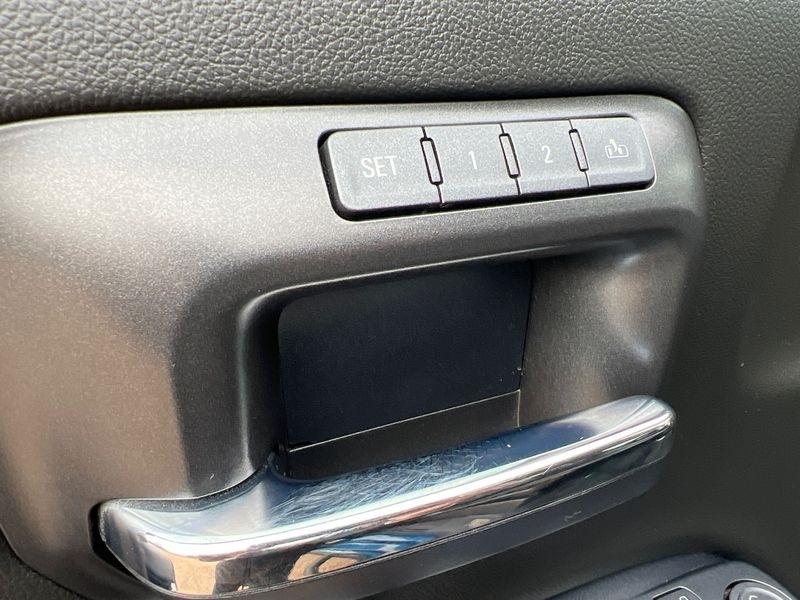 GMC Sierra 1500 4WD Crew Cab 143.5" SLT 2018