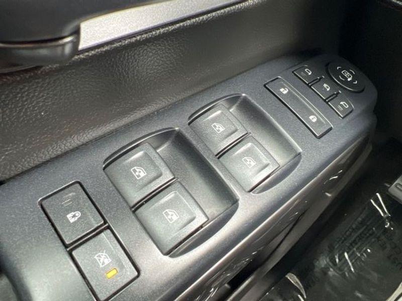 GMC Sierra 1500 4WD Crew Cab 143.5" SLT 2018