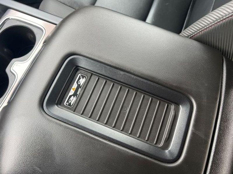 GMC Sierra 1500 4WD Crew Cab 143.5" SLT 2018