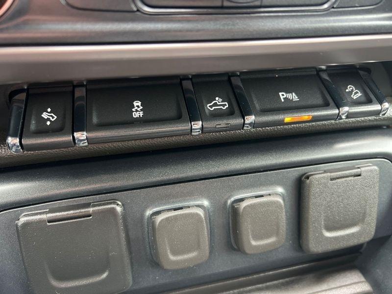 GMC Sierra 1500 4WD Crew Cab 143.5" SLT 2018