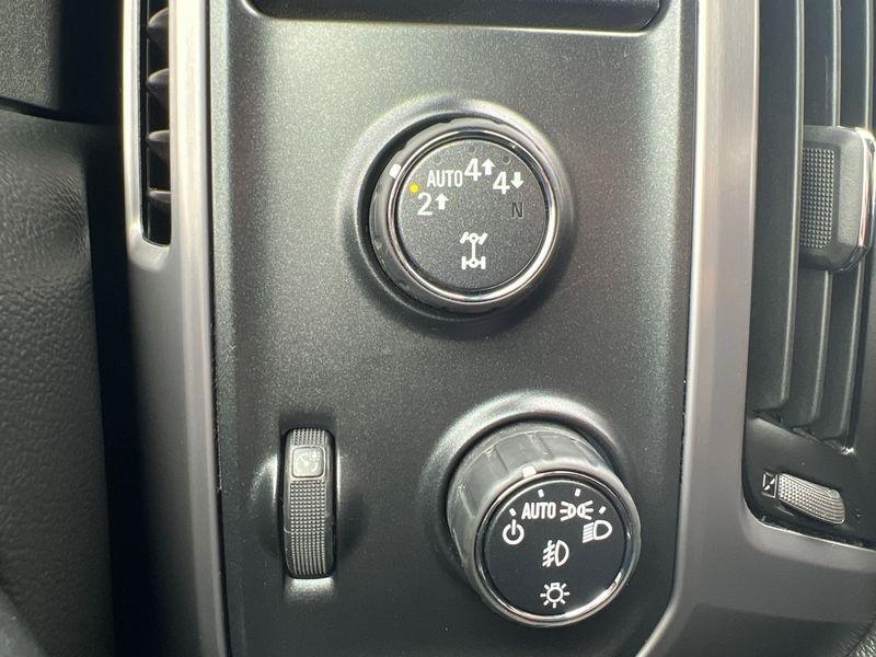 GMC Sierra 1500 4WD Crew Cab 143.5" SLT 2018