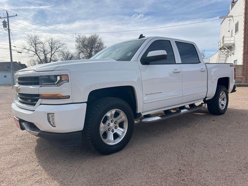 Chevrolet Silverado 1500 4WD Crew Cab 143.5" LT w/2LT 2018