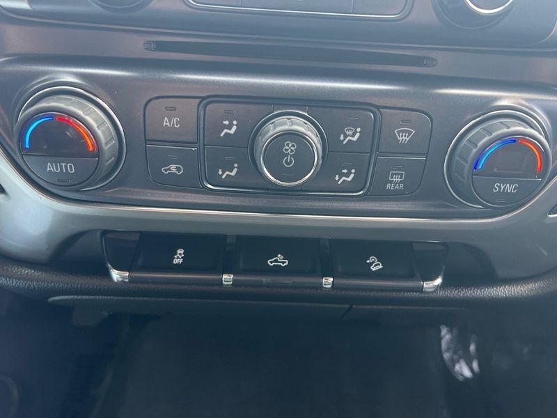 Chevrolet Silverado 1500 4WD Crew Cab 143.5" LT w/2LT 2018