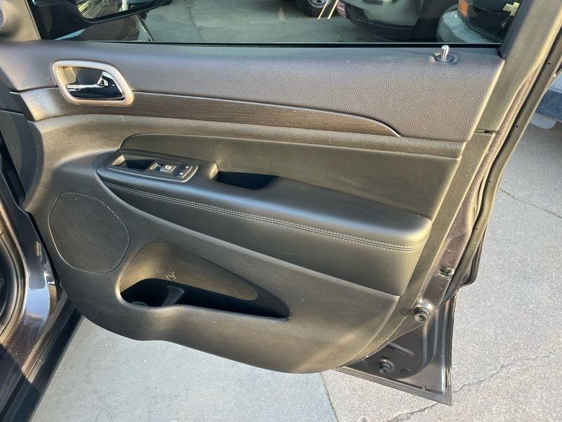 Jeep Grand Cherokee Laredo 4x4 2017