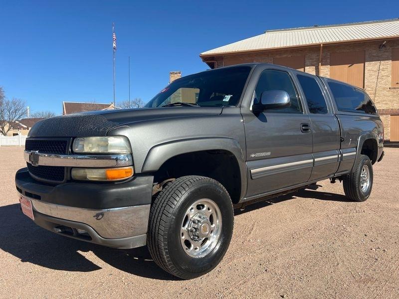 Chevrolet Silverado 2500HD Ext Cab 143.5" WB 4WD LS 2002