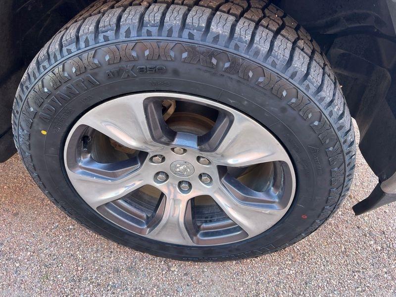 RAM 1500 Laramie 4x4 Crew Cab 5'7" Box 2019