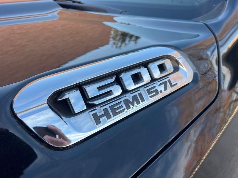 RAM 1500 Laramie 4x4 Crew Cab 5'7" Box 2019