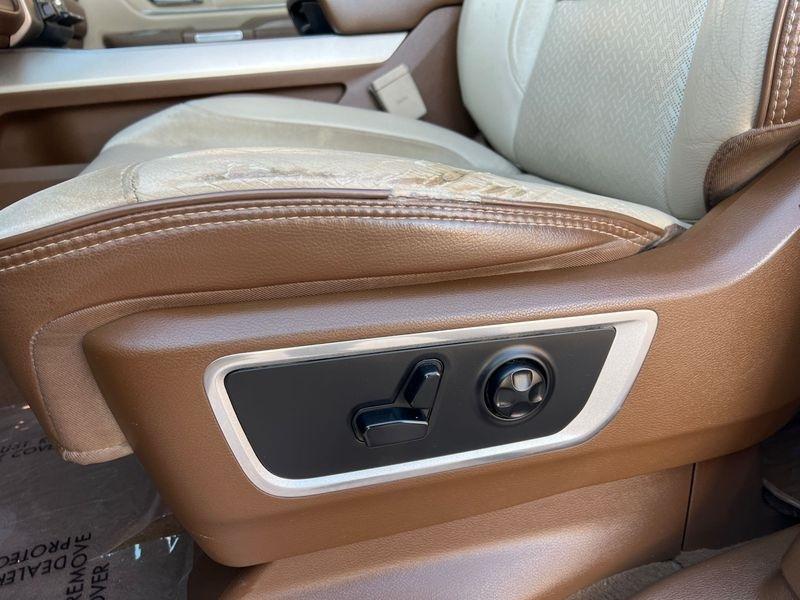 RAM 1500 Laramie 4x4 Crew Cab 5'7" Box 2019