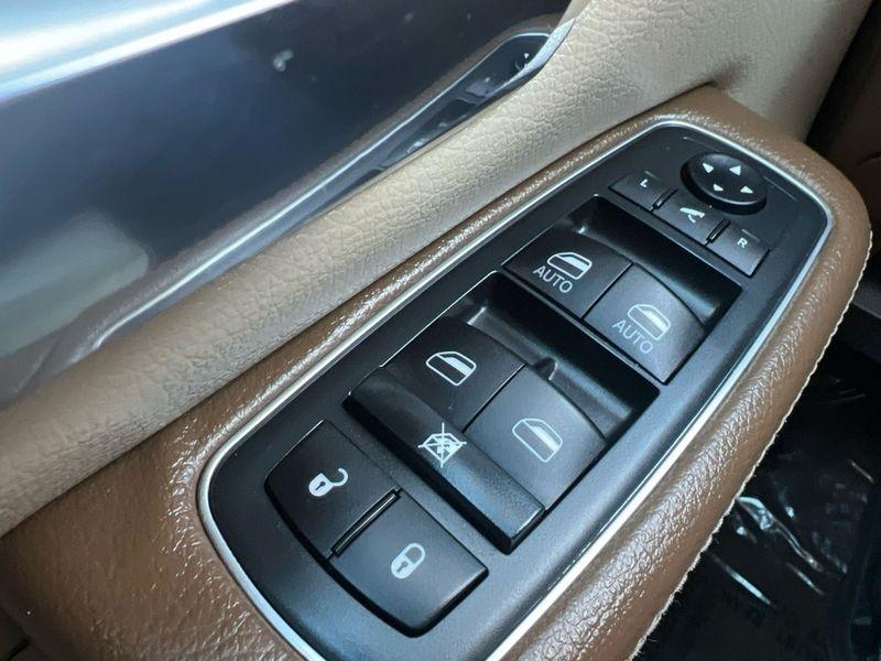 RAM 1500 Laramie 4x4 Crew Cab 5'7" Box 2019