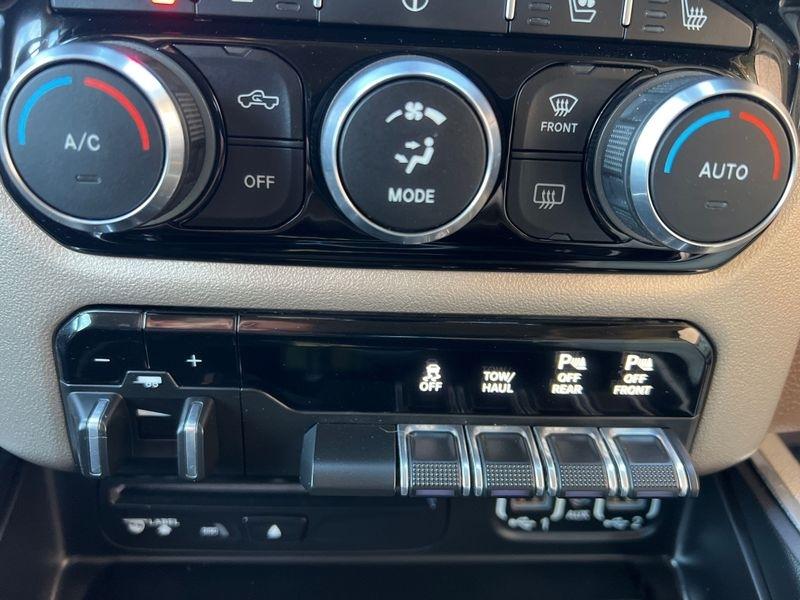 RAM 1500 Laramie 4x4 Crew Cab 5'7" Box 2019