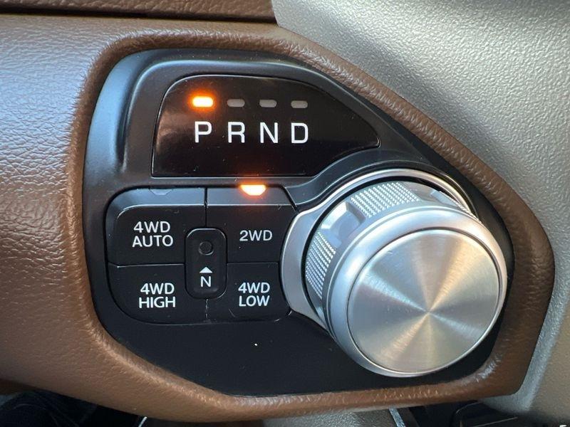 RAM 1500 Laramie 4x4 Crew Cab 5'7" Box 2019