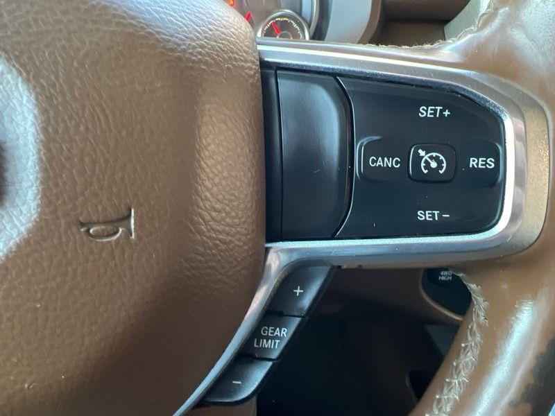 RAM 1500 Laramie 4x4 Crew Cab 5'7" Box 2019