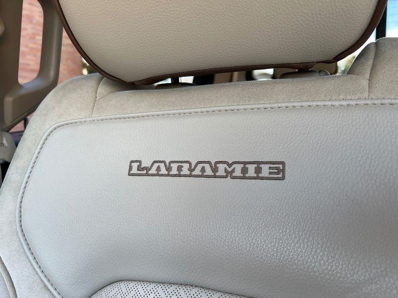 RAM 1500 Laramie 4x4 Crew Cab 5'7" Box 2019