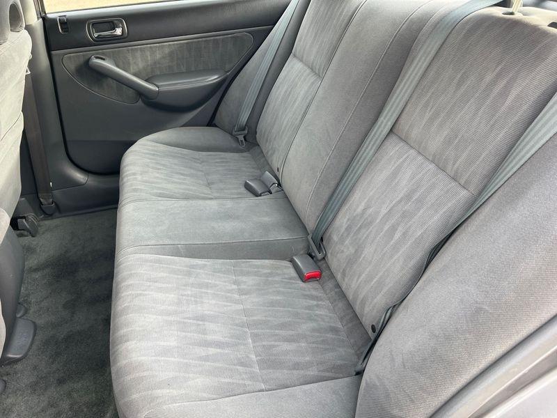 Honda Civic Sdn LX AT 2005