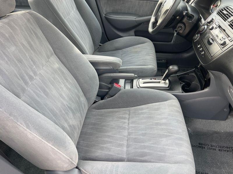 Honda Civic Sdn LX AT 2005