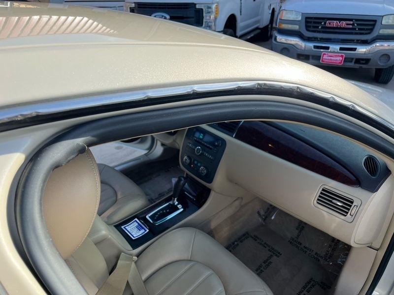 Buick Lucerne 4dr Sdn CXL 2011