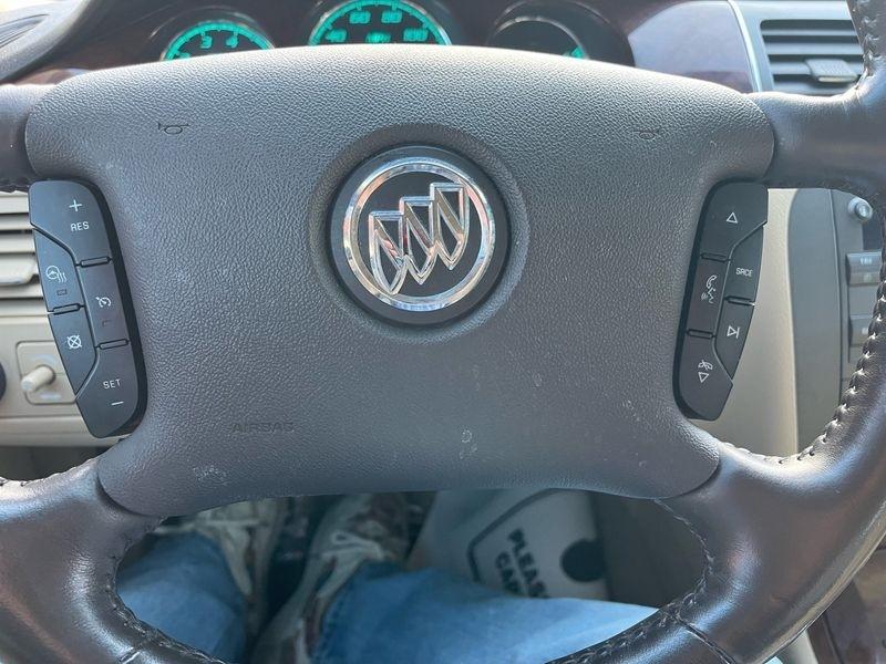 Buick Lucerne 4dr Sdn CXL 2011