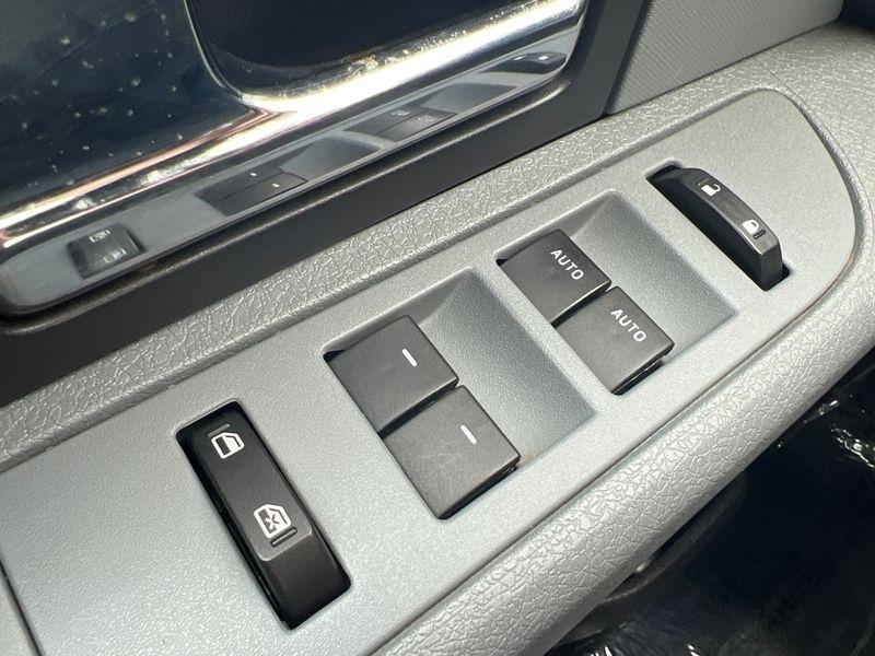 Ford F-150 4WD SuperCrew 145" Platinum 2012