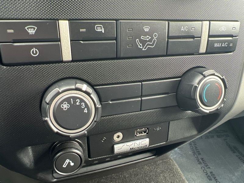 Ford F-150 4WD SuperCrew 145" Platinum 2012