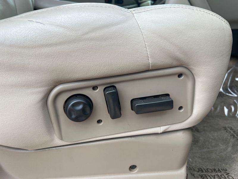 Chevrolet Tahoe 4dr 4WD LT 2001