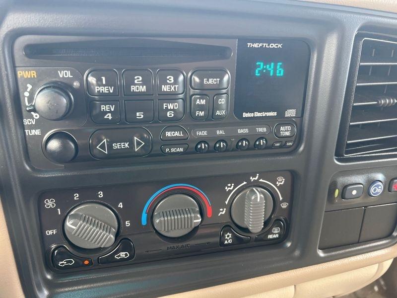 Chevrolet Tahoe 4dr 4WD LT 2001